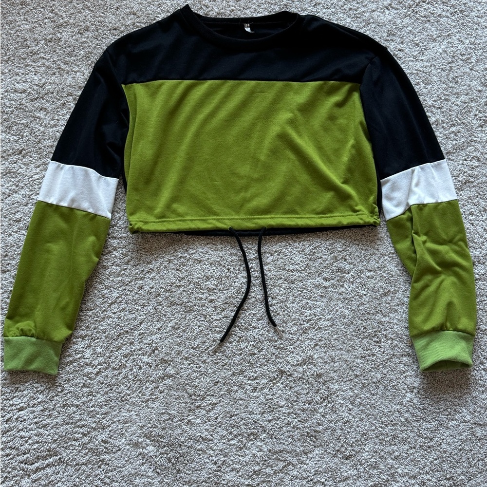 Forever 21 Green and Black Long Sleeve Crop Top